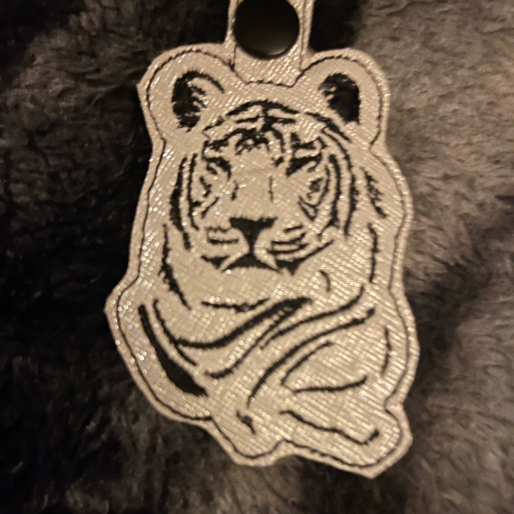 Tiger keychain - Picture 3 of 3